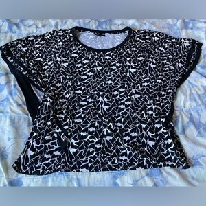 Style & co. Flowing Black and White Top